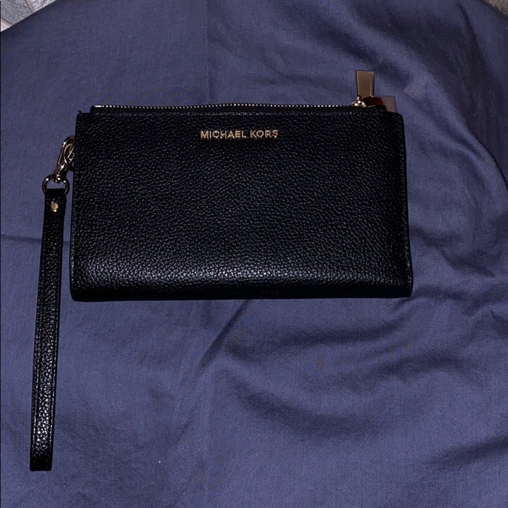 MICHAEL KORS CLUTCH WALLET